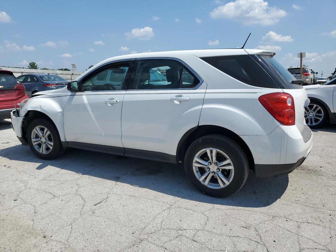 2014 Chevrolet Equinox Ls - Image 2