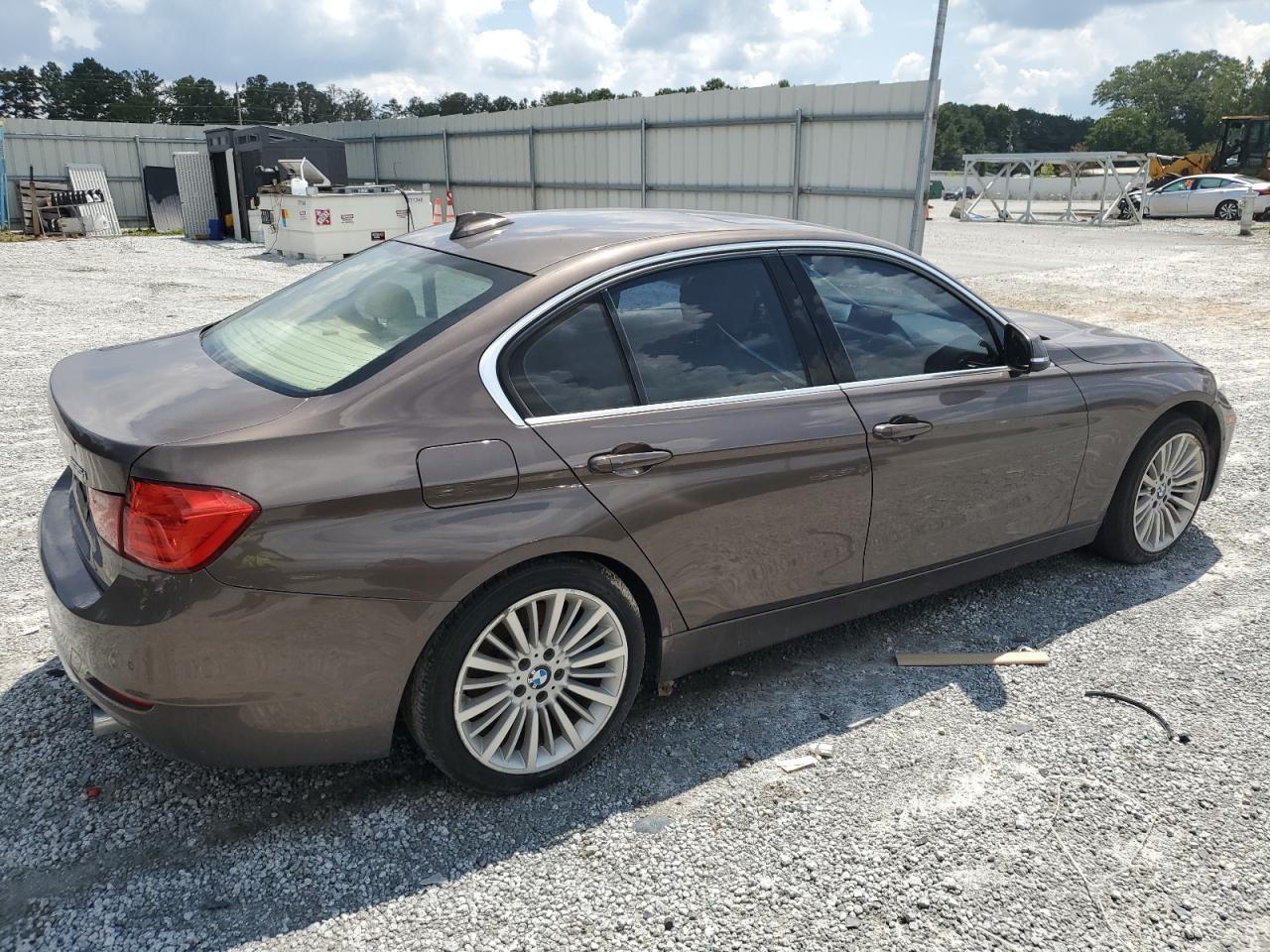 2013 BMW 335 Xi - Фото 3