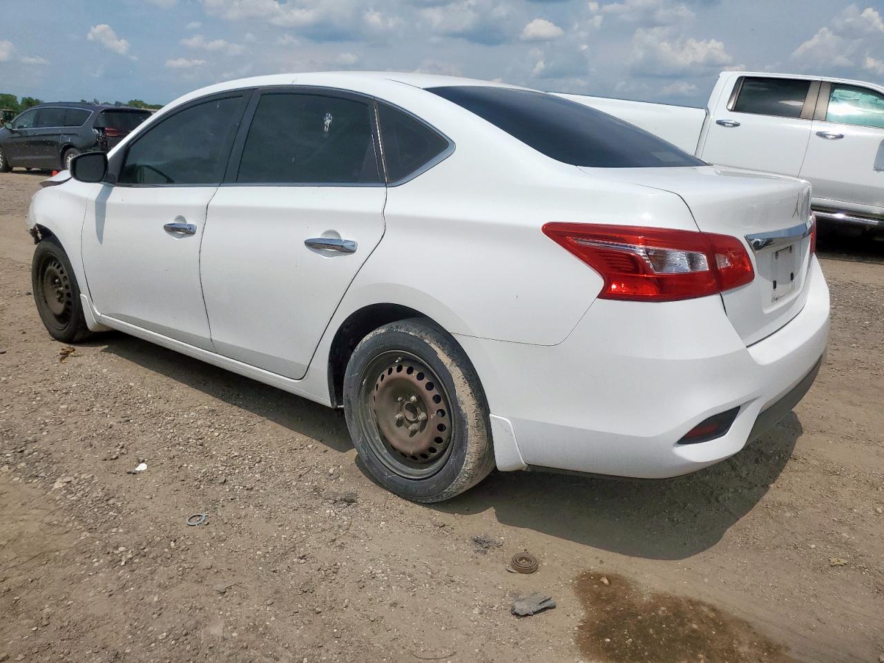 2017 Nissan Sentra S - Фото 2