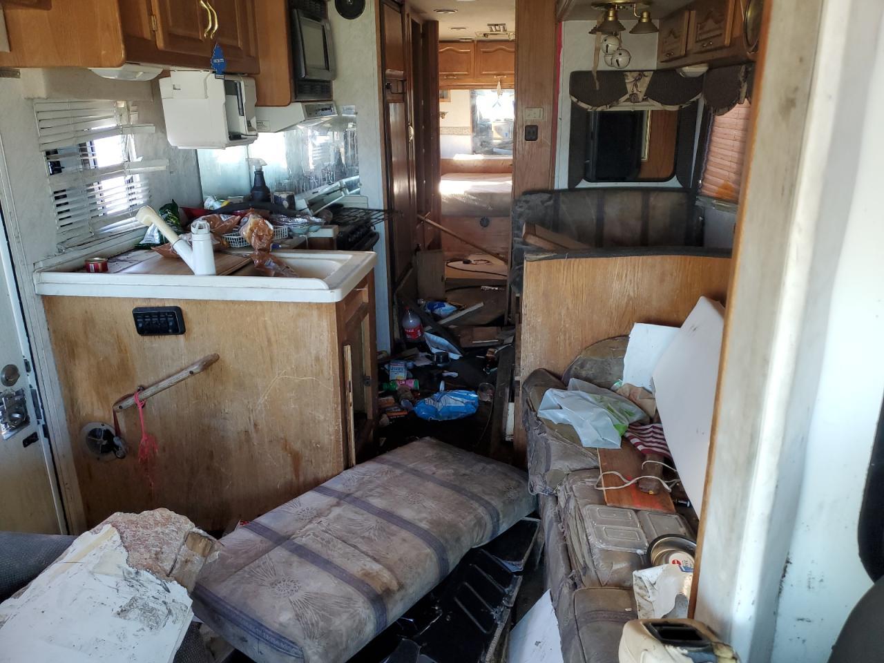 2000 Ford F550 Super Duty Stripped Chassis - Фото 6