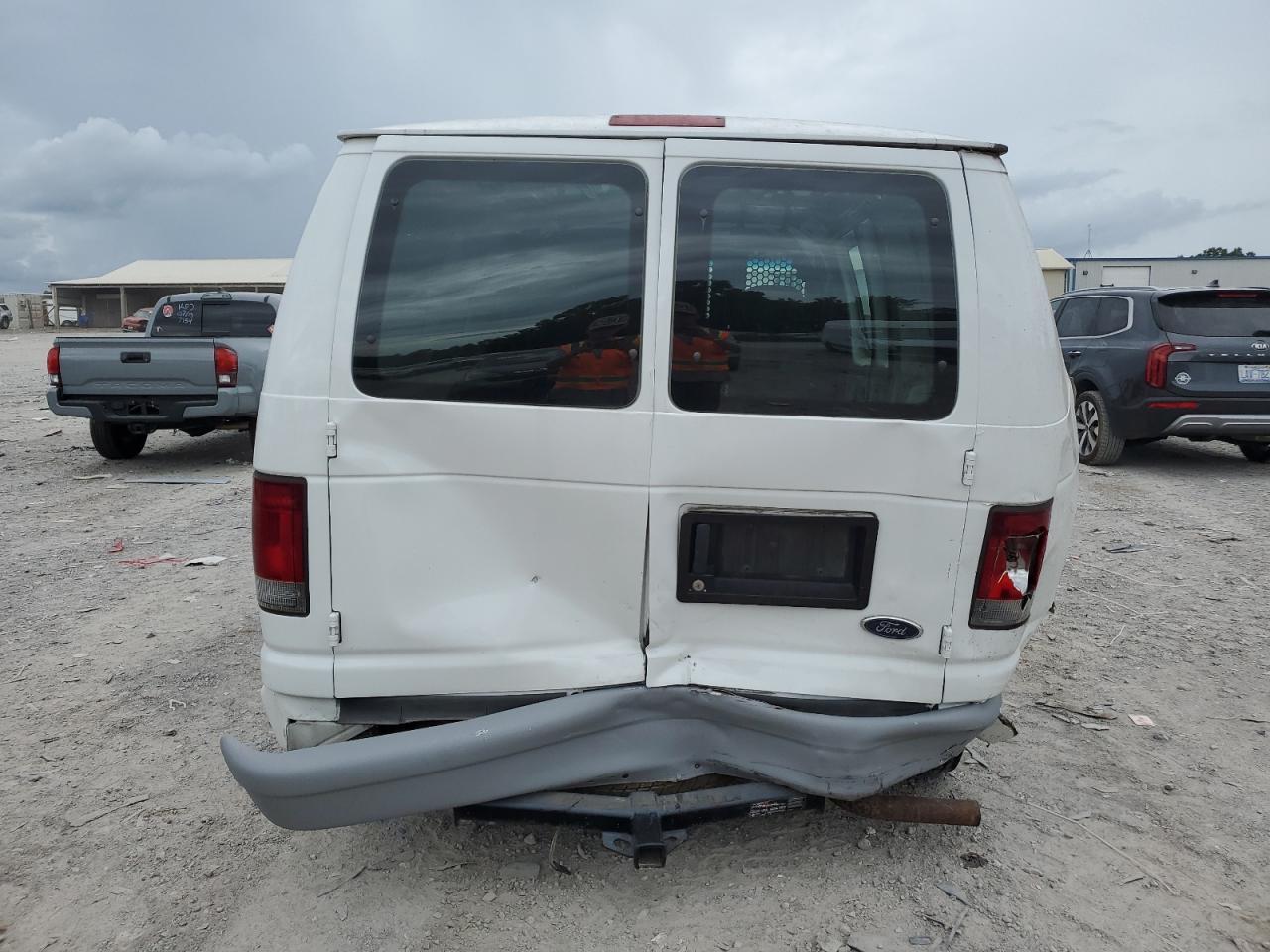 2006 Ford Econoline E150 Van - Фото 6