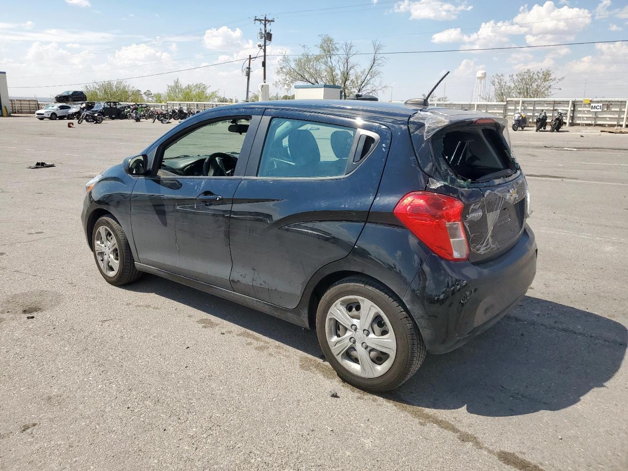 2022 Chevrolet Spark Ls - Фото 2