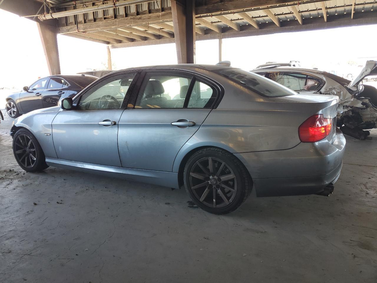 2009 BMW 328 I - Фото 2