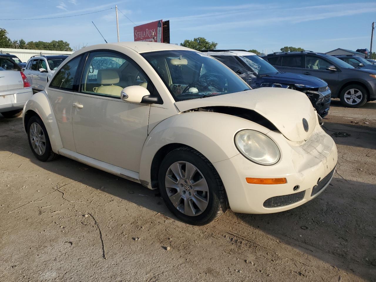 2009 Volkswagen New Beetle S - Фото 4