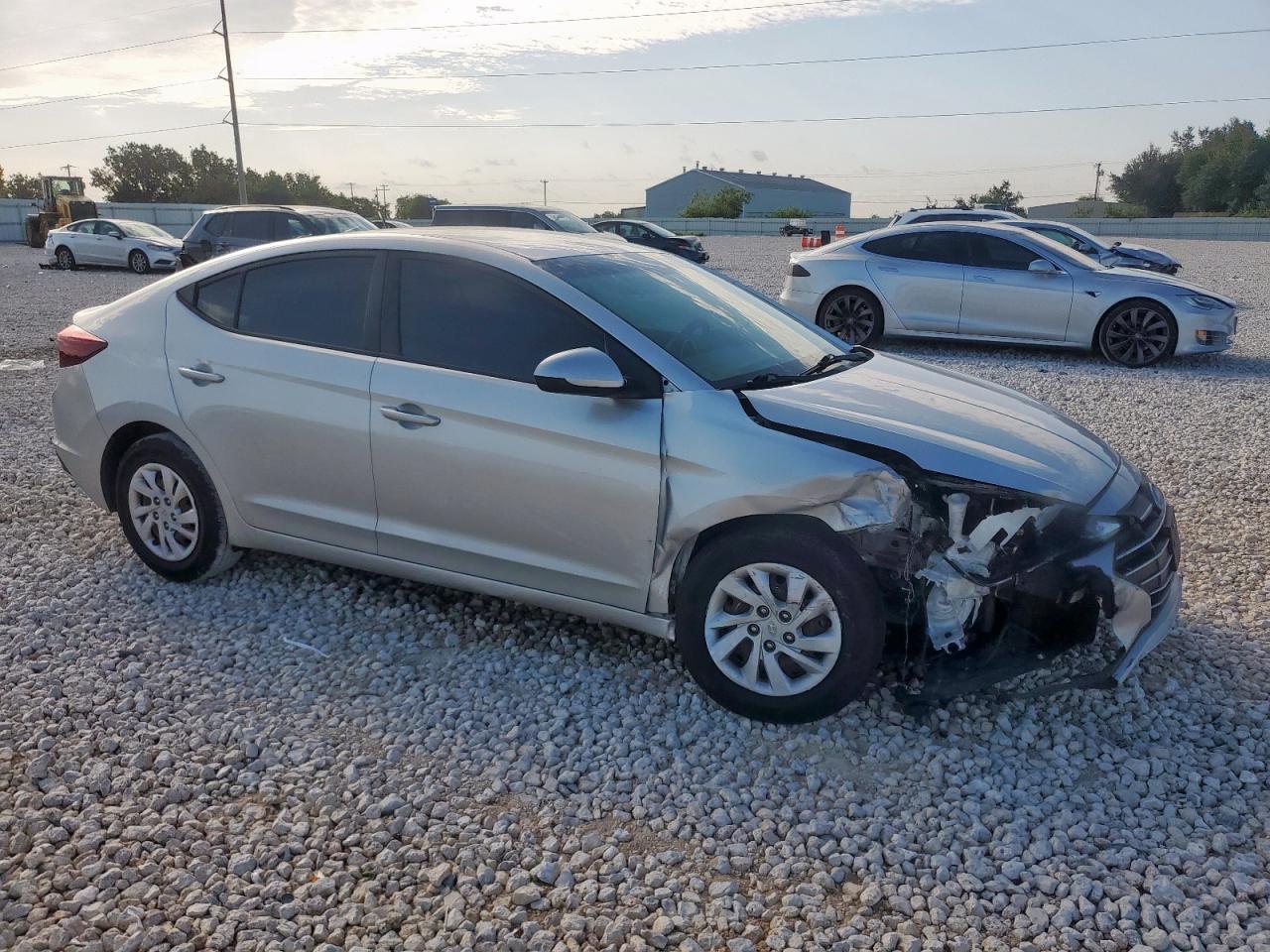 2019 Hyundai Elantra Se - Фото 4