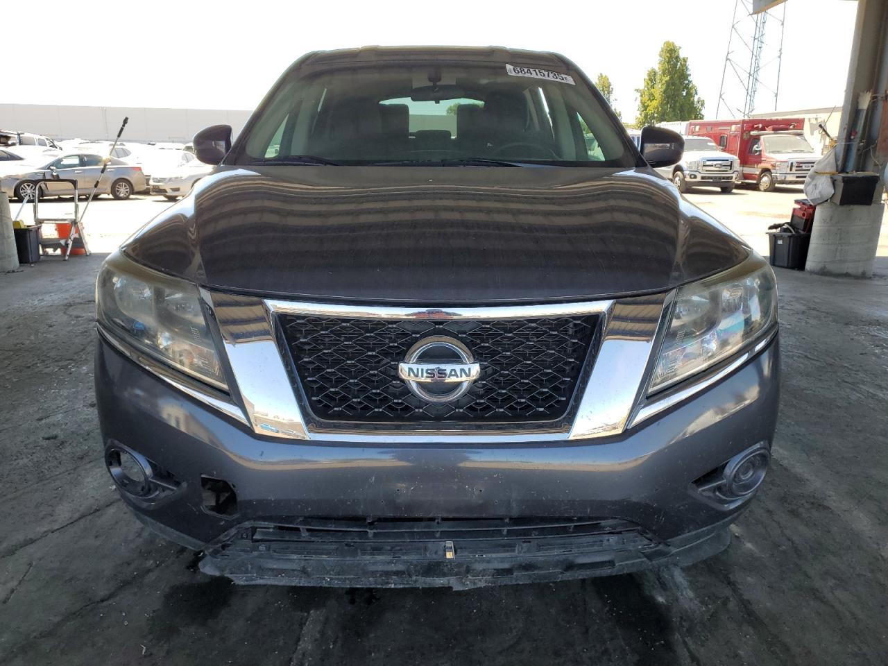 2013 Nissan Pathfinder S - Image 5