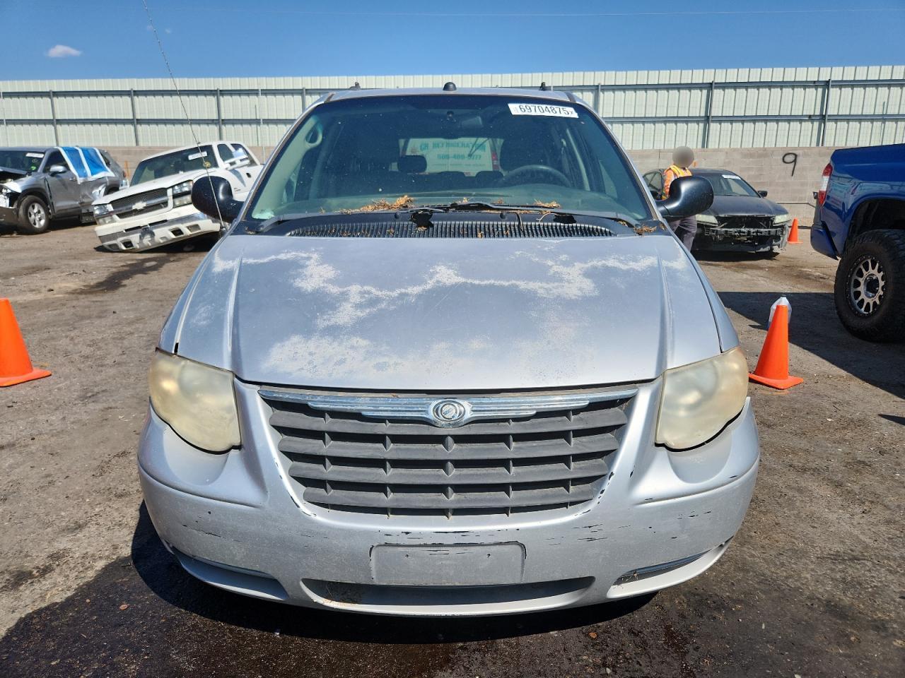 2005 Chrysler Town & Country Lx - Image 5