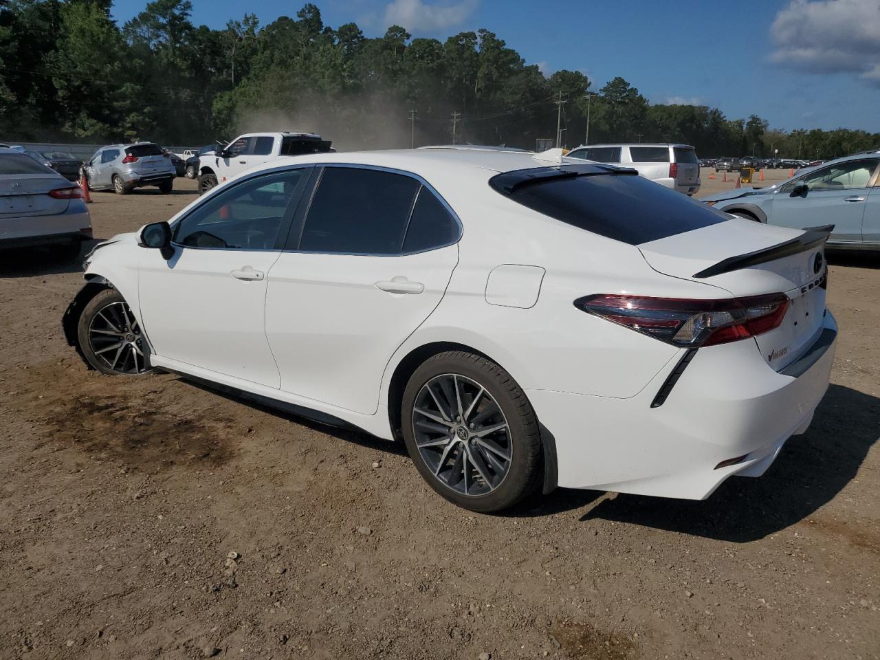 2022 Toyota Camry Se - Image 2