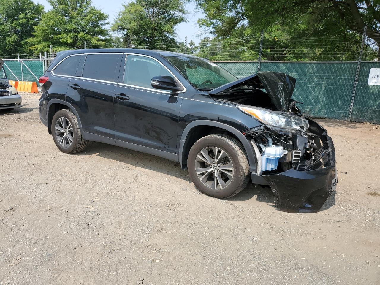 2019 Toyota Highlander Le - Фото 4