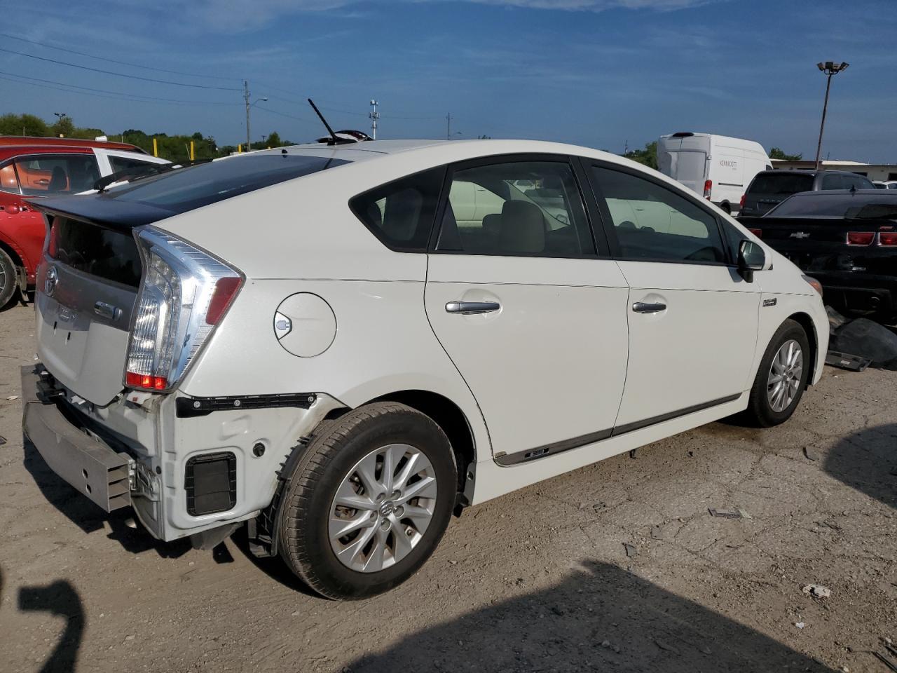 2013 Toyota Prius Plug-In - Фото 3