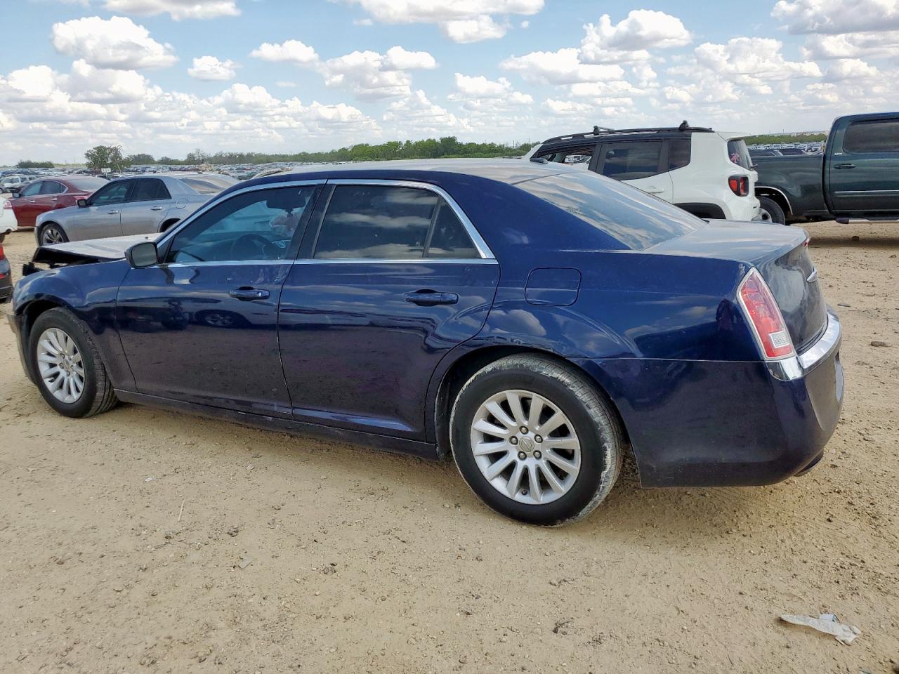 2013 Chrysler 300 - Фото 2