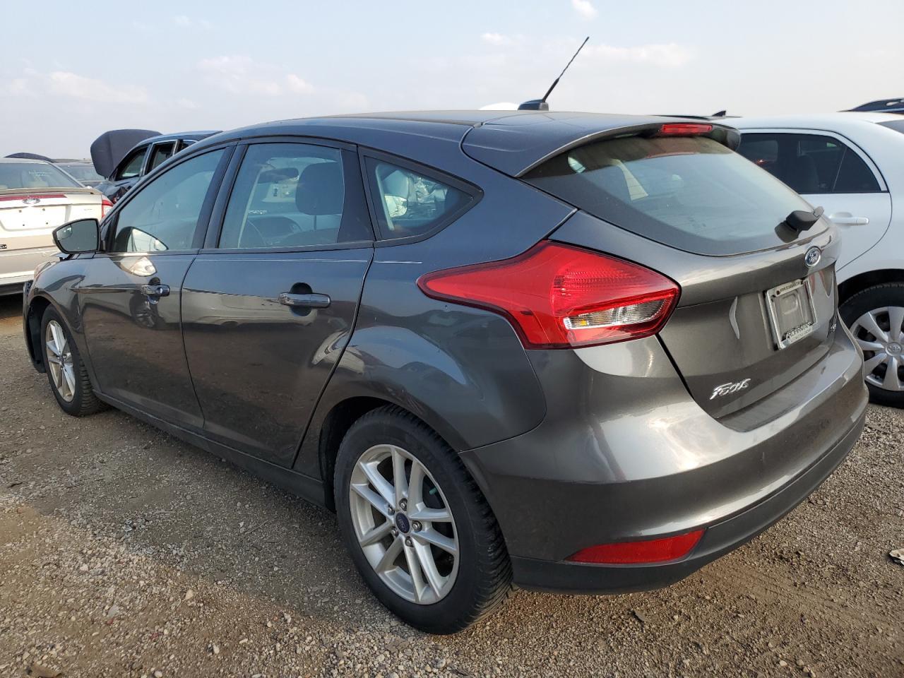 2017 Ford Focus Se - Image 2