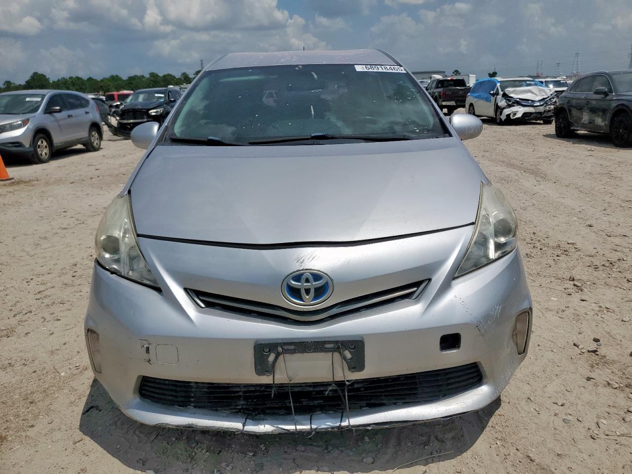 2014 Toyota Prius V - Image 5