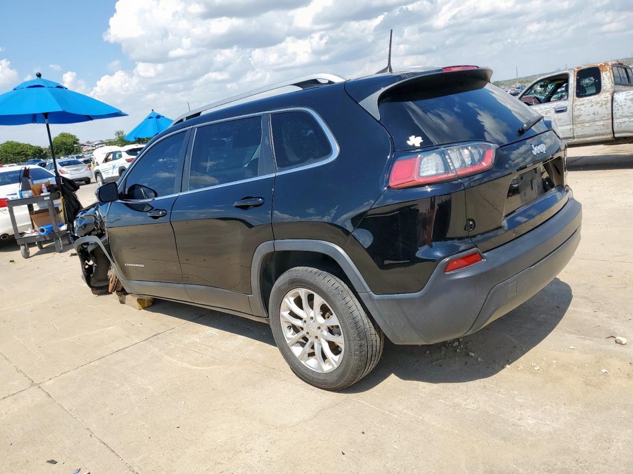 2019 Jeep Cherokee Latitude - Image 2