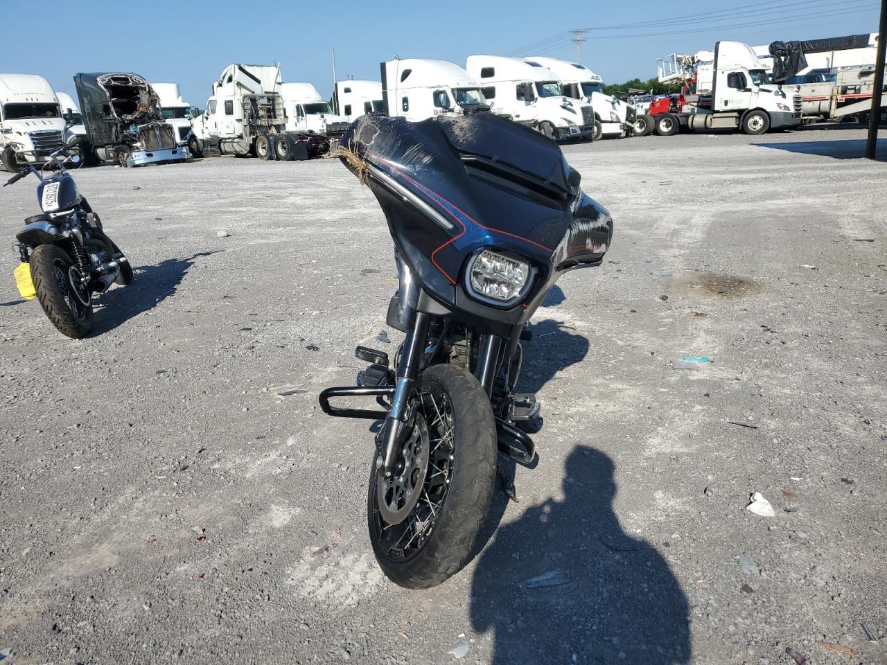2023 Harley-Davidson Flhxse - Фото 2
