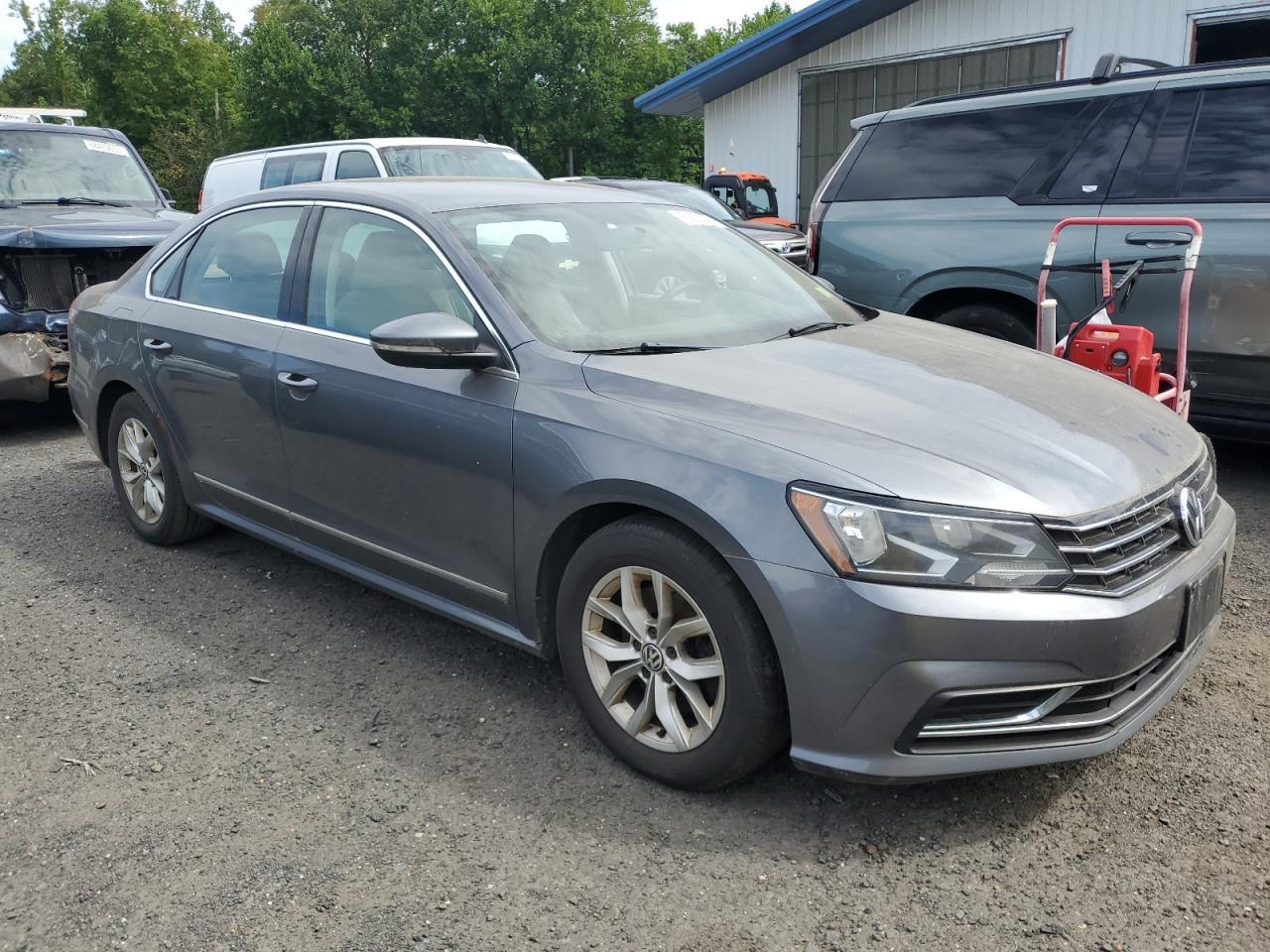 2016 Volkswagen Passat S - Image 4