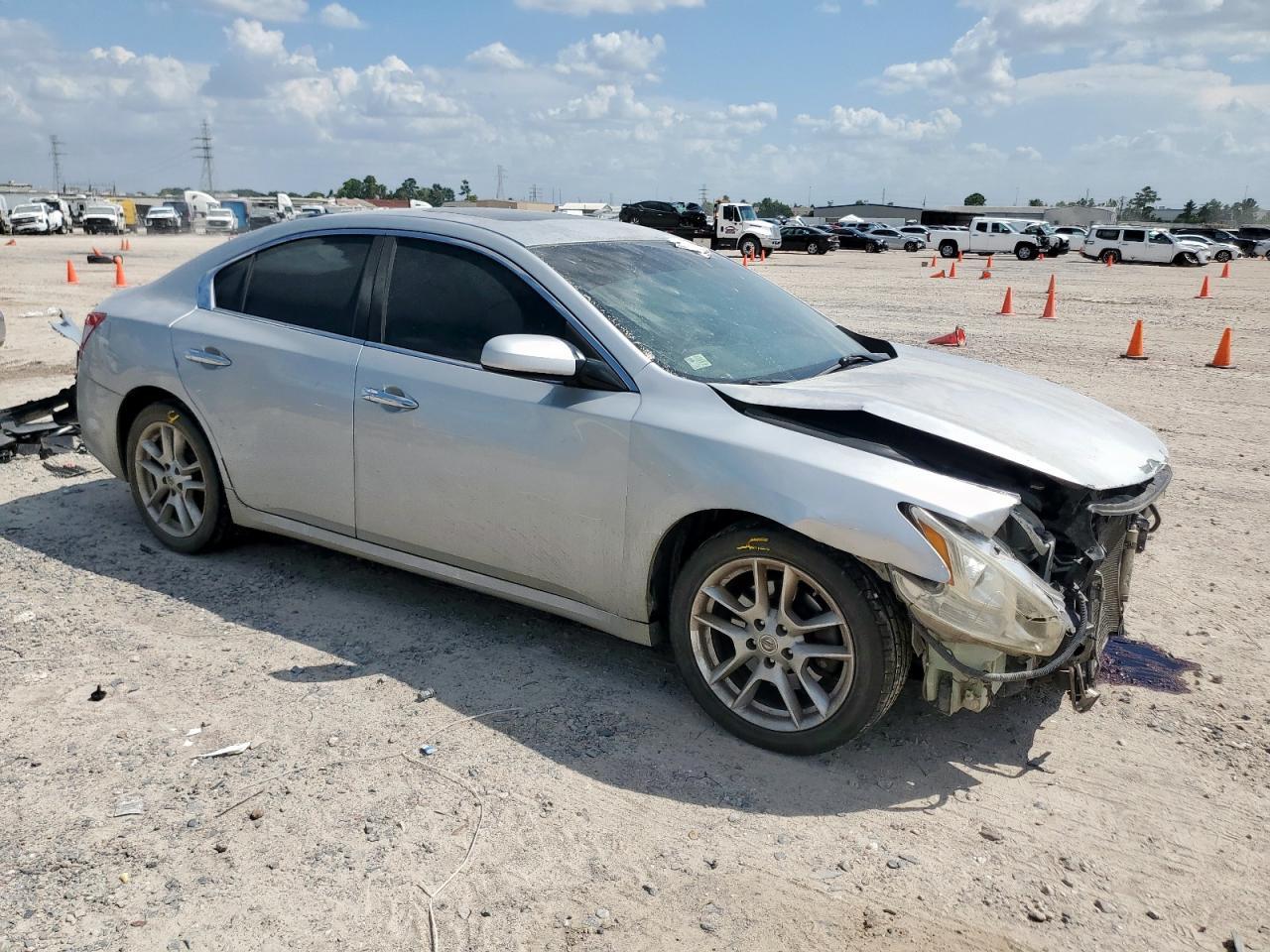 2011 Nissan Maxima S - Image 4