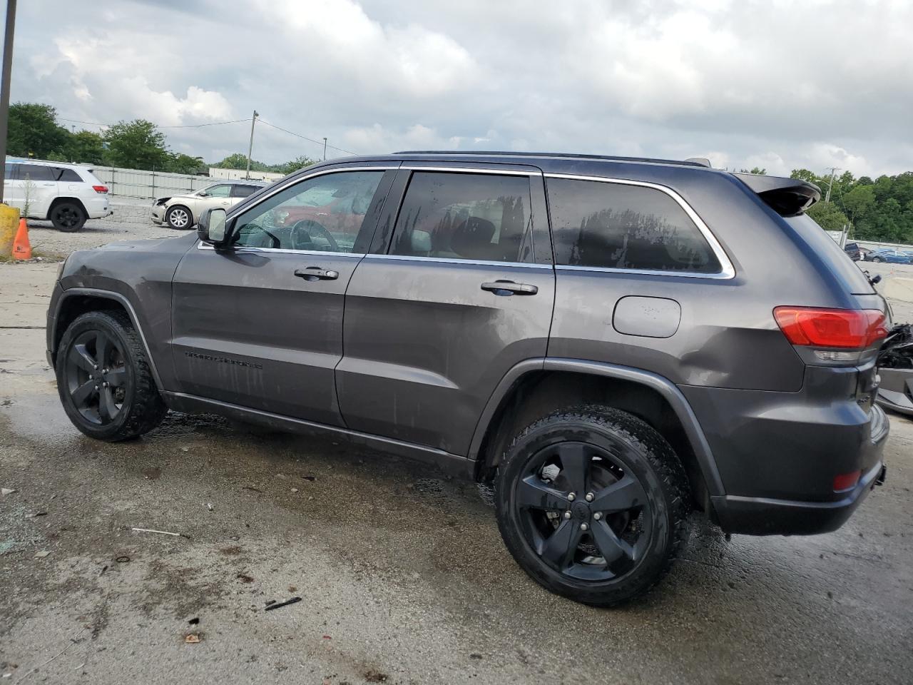 2014 Jeep Grand Cherokee Laredo - Image 2