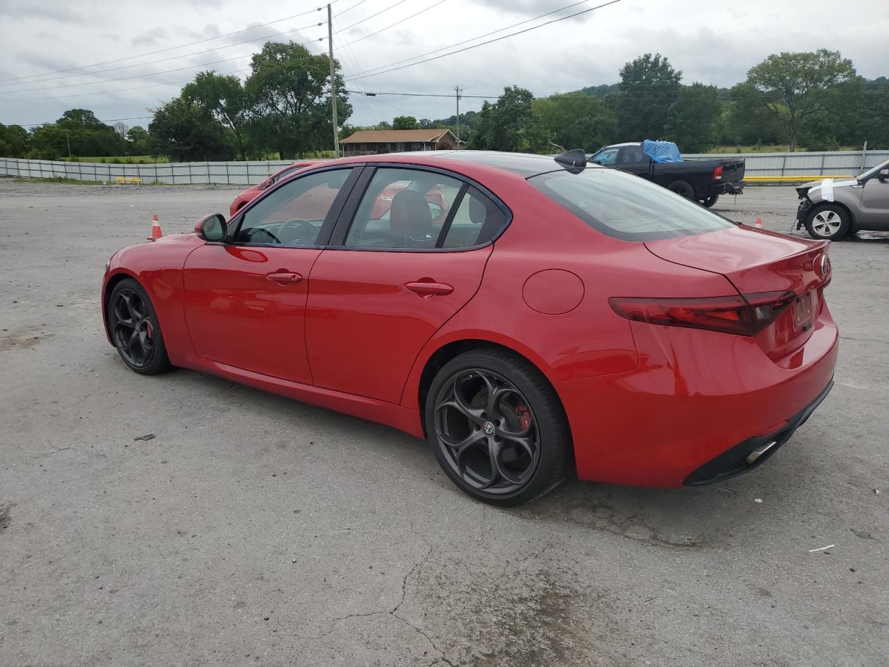 2019 Alfa Romeo Giulia Ti - Фото 2