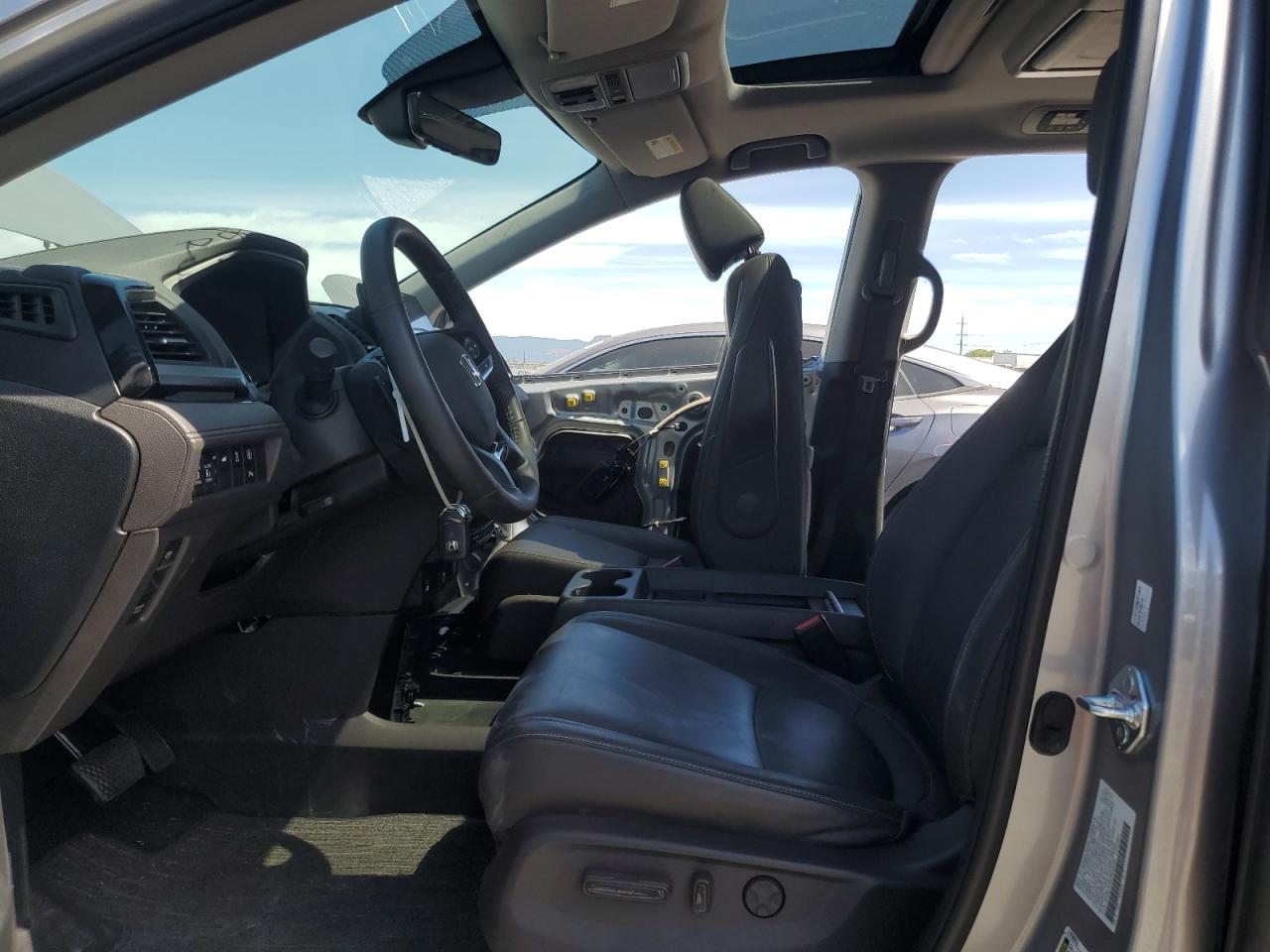 2024 Honda Odyssey Touring - Фото 7