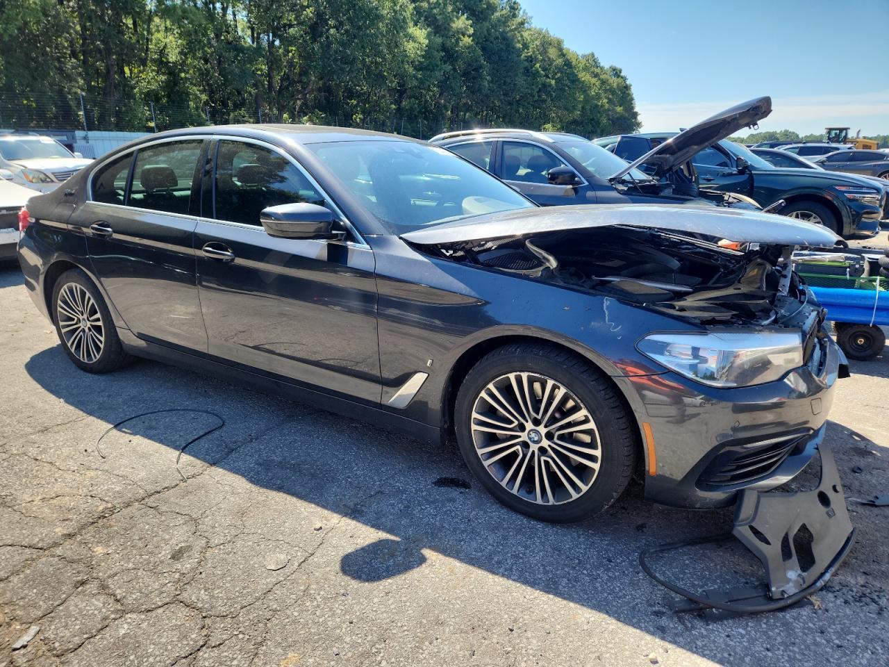 2019 BMW 530E - Фото 4
