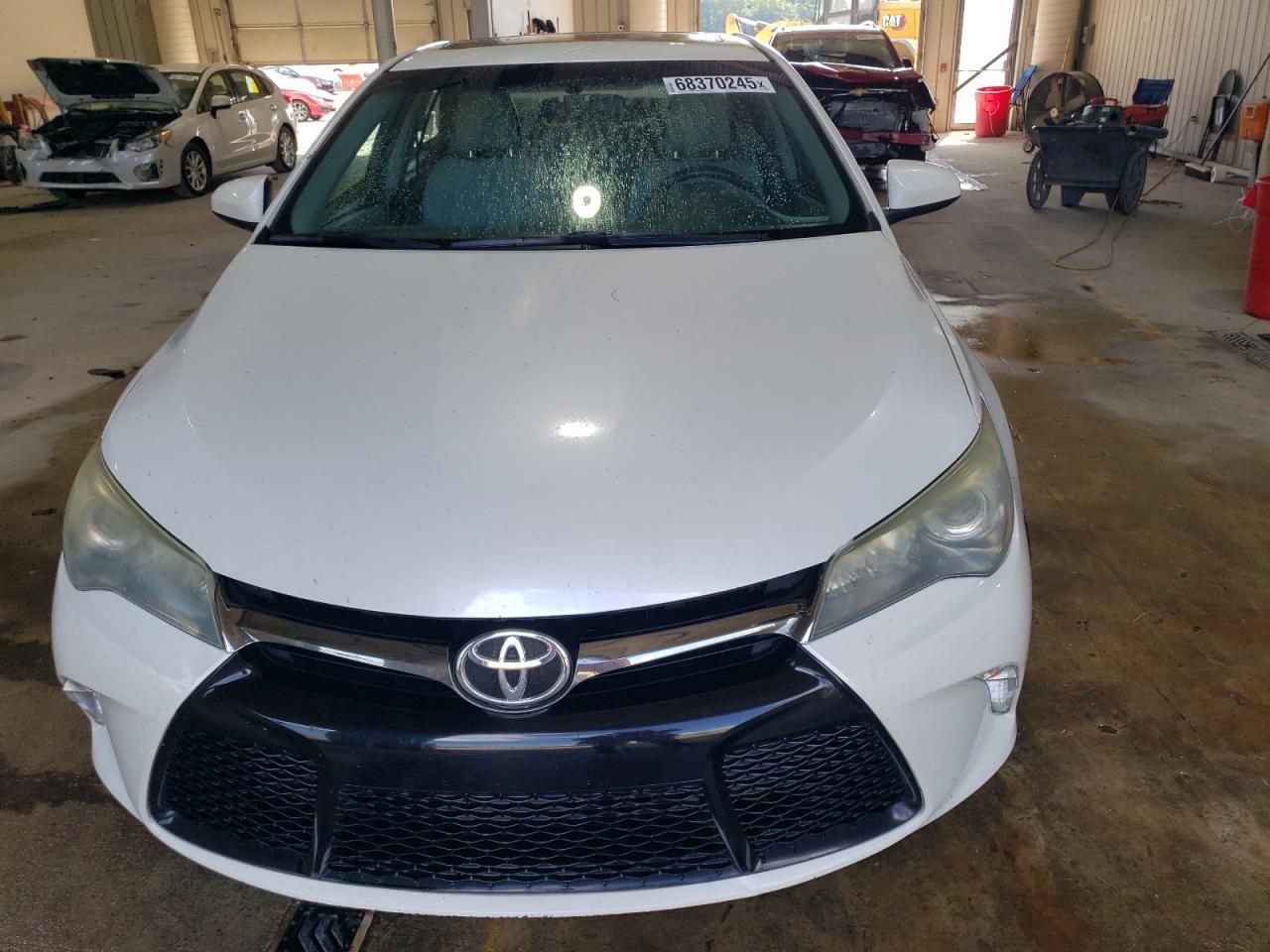 2016 Toyota Camry Le - Image 5