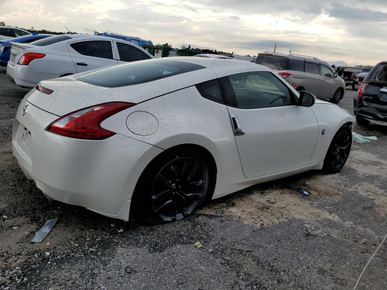 2017 Nissan 370Z Base - Image 3