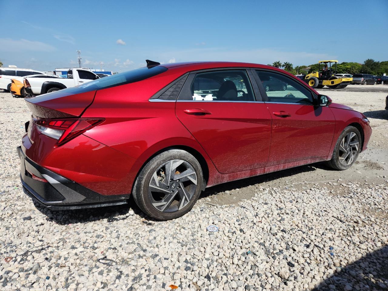 2025 Hyundai Elantra Sel - Фото 3