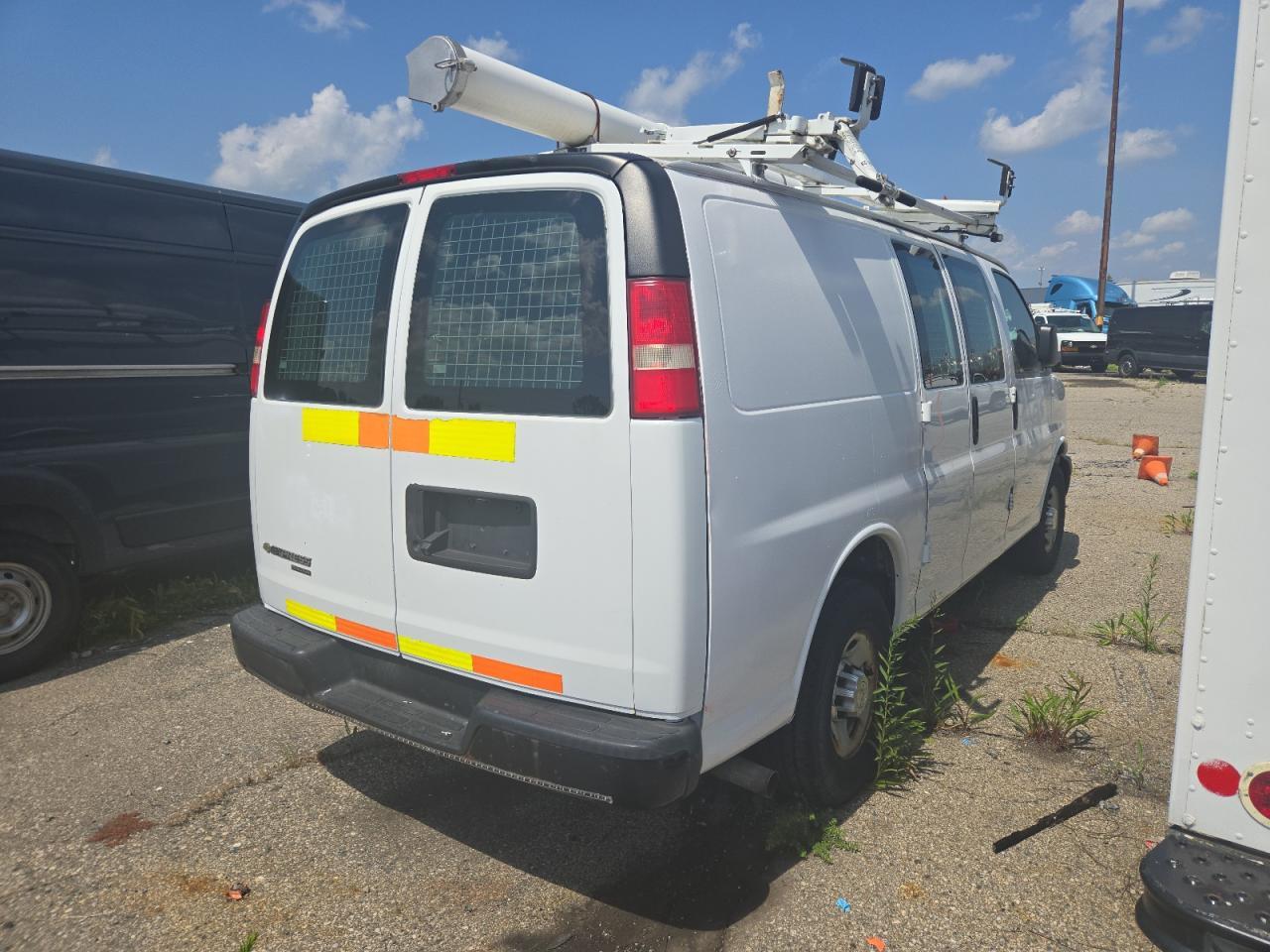 2013 Chevrolet Express G2500 - Фото 3