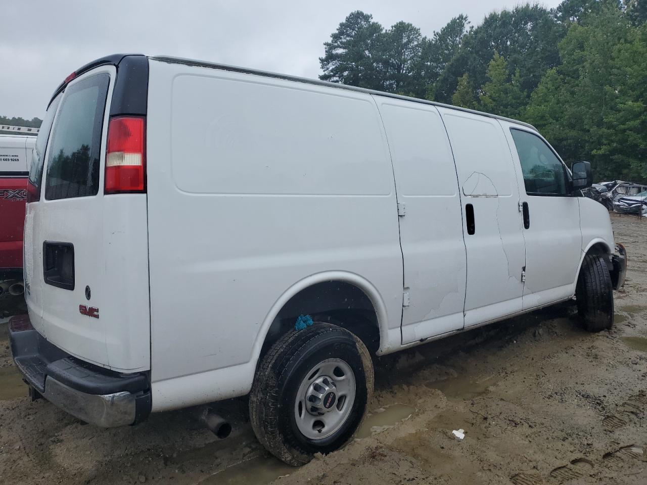 2013 GMC Savana G2500 - Image 3