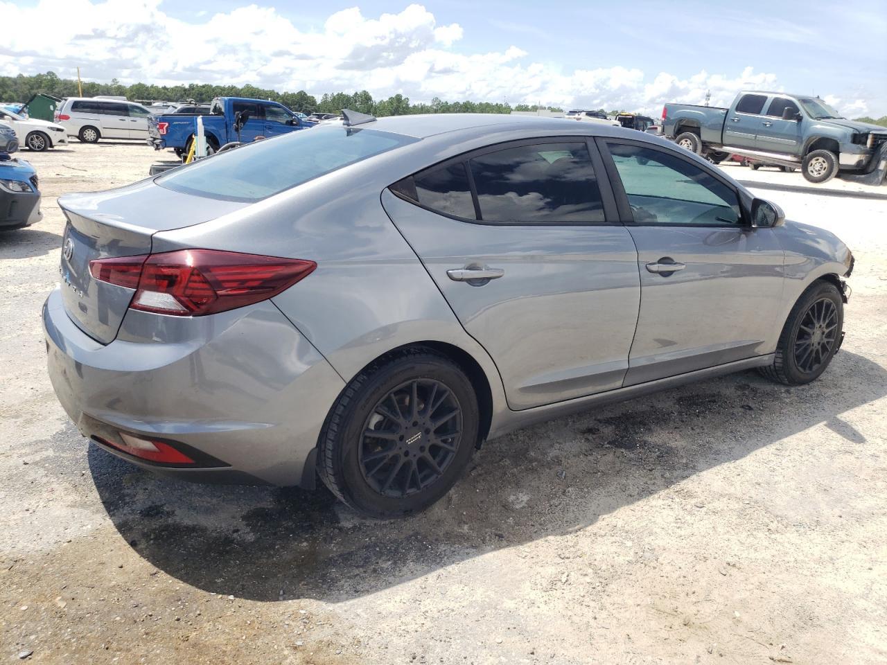 2019 Hyundai Elantra Sel - Фото 3