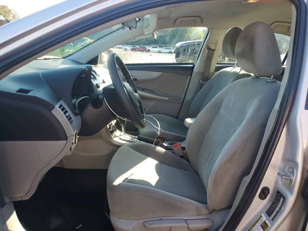 2011 Toyota Corolla Base - Фото 7