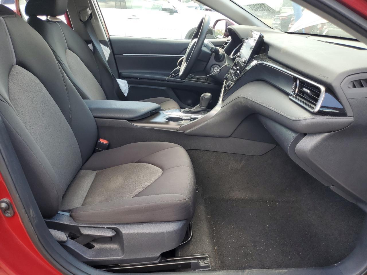 2022 Toyota Camry Le - Фото 7