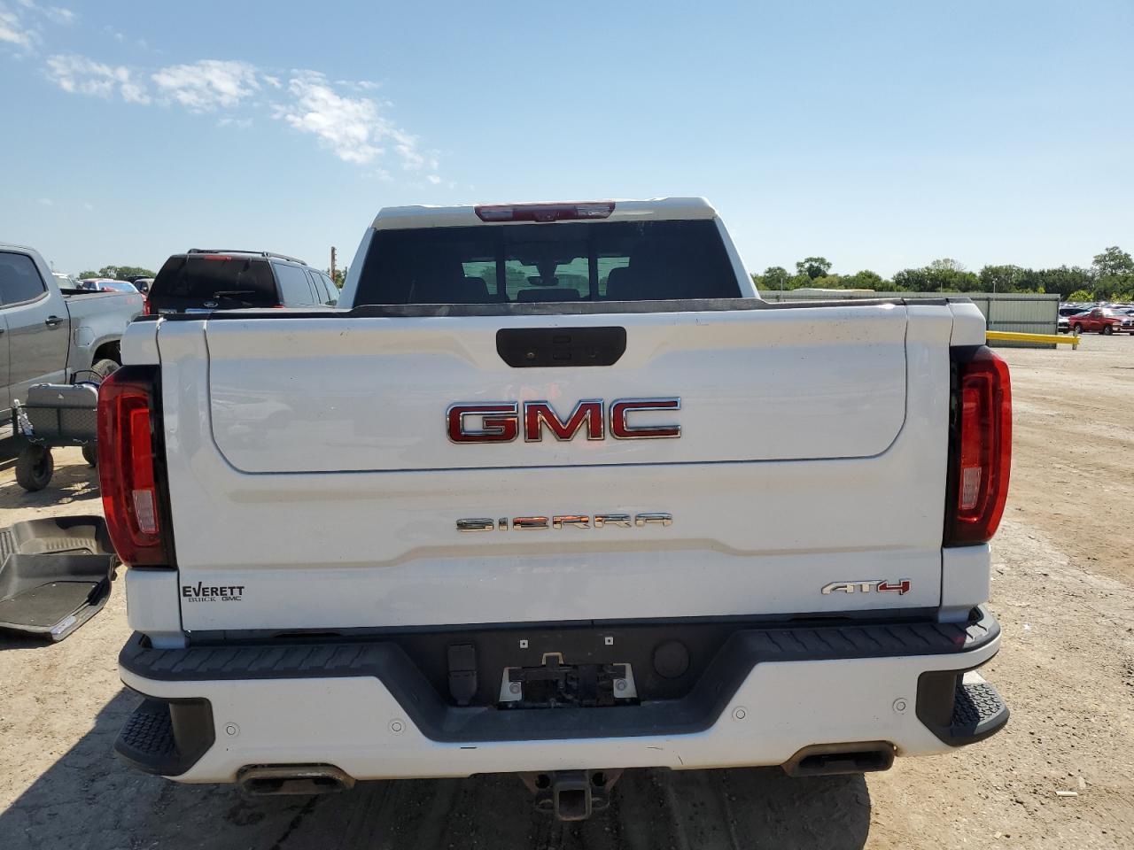 2021 GMC Sierra K1500 At4 - Фото 6
