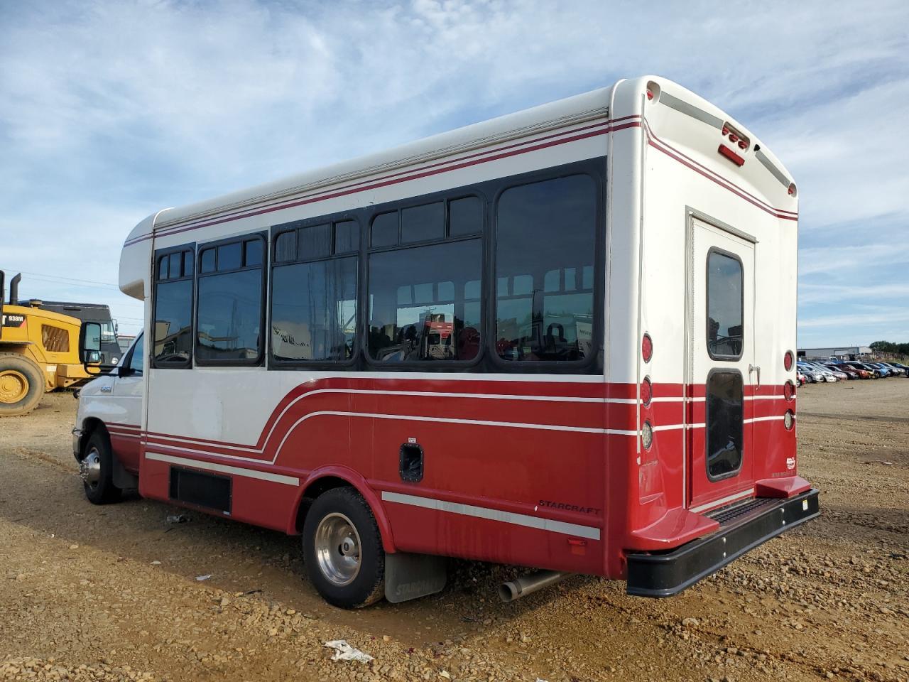 2021 Ford Econoline E450 Super Duty Cutaway Van - Image 3