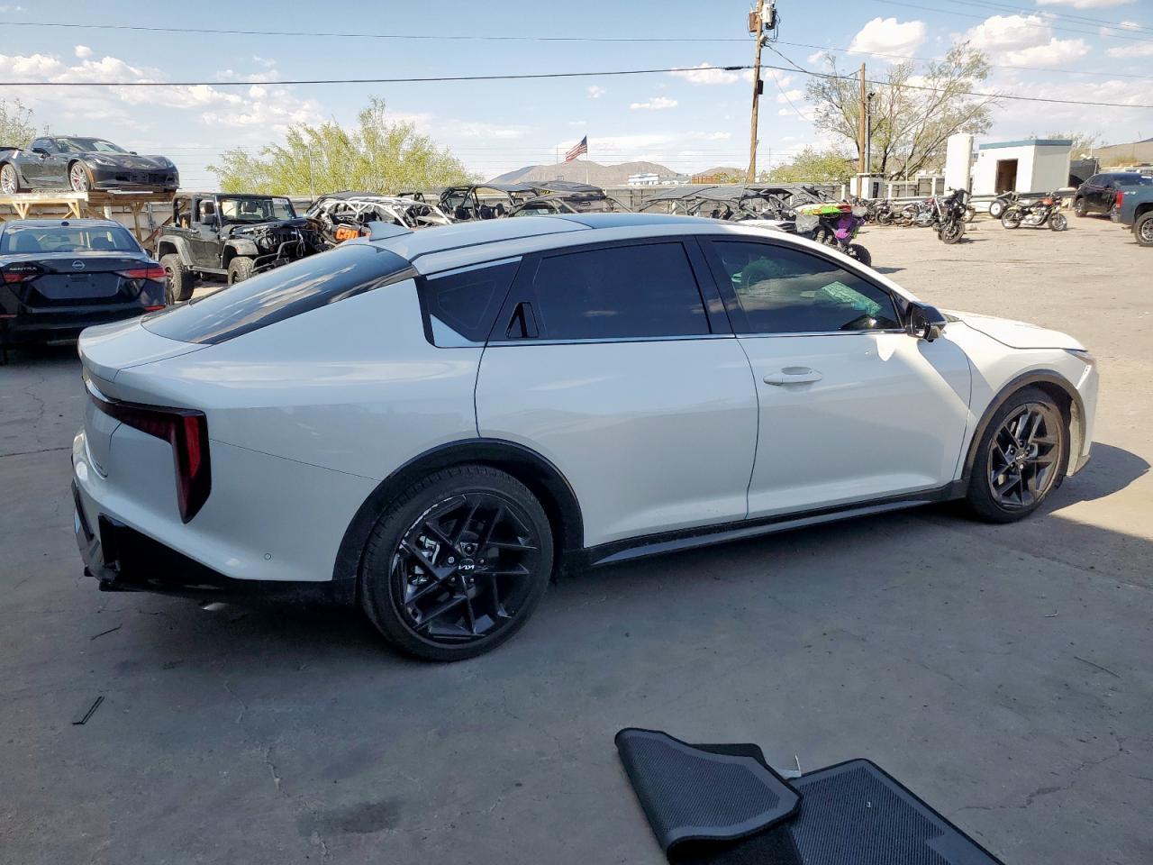 2025 Kia K4 Gt-Line Turbo - Image 3