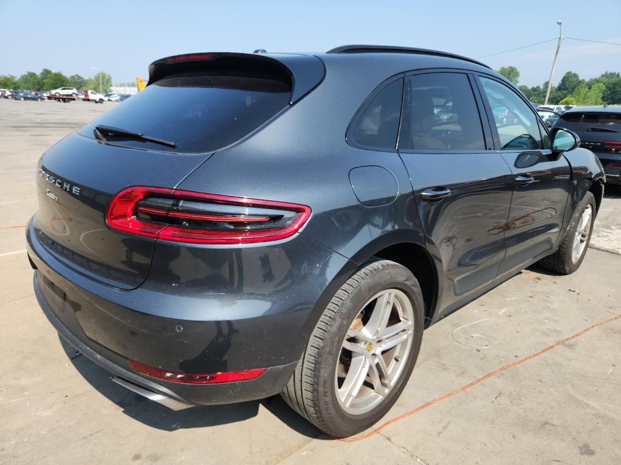 2018 Porsche Macan - Image 3