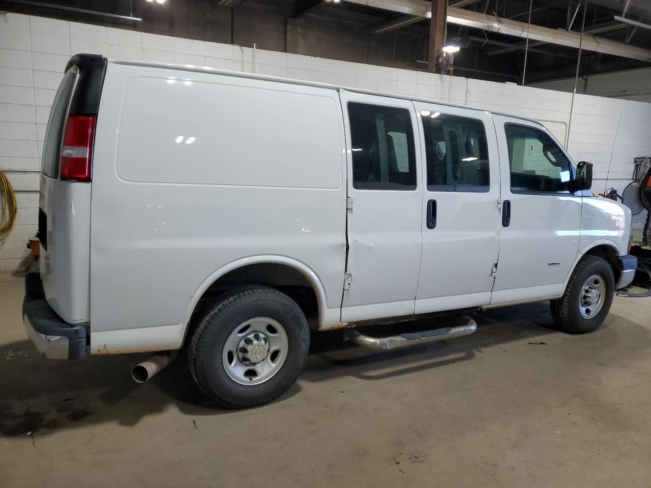 2019 Chevrolet Express G3500 - Фото 3