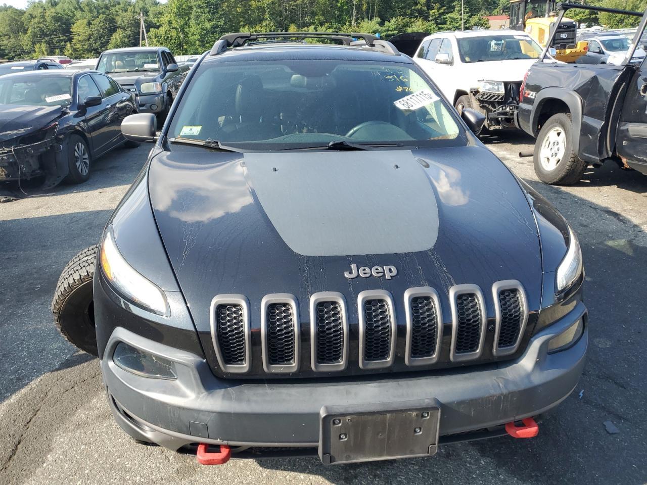 2016 Jeep Cherokee Trailhawk - Image 5