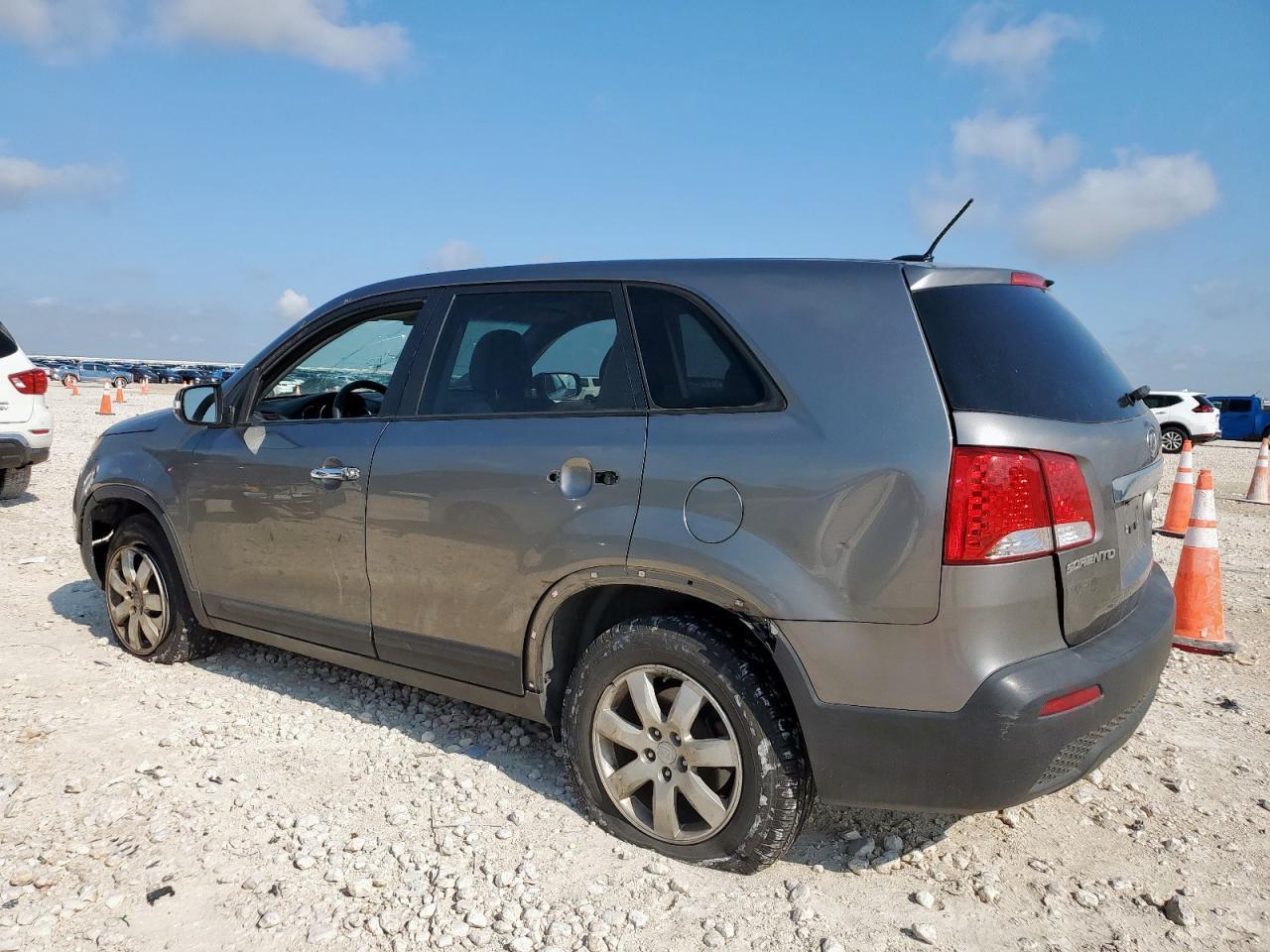 2011 Kia Sorento Base - Фото 2