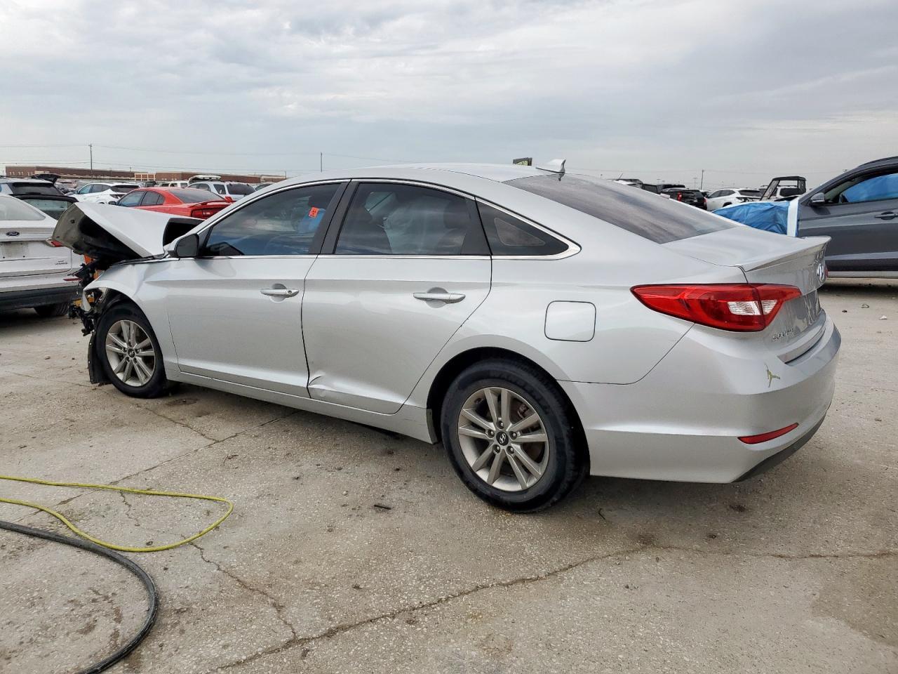2016 Hyundai Sonata Se - Фото 2