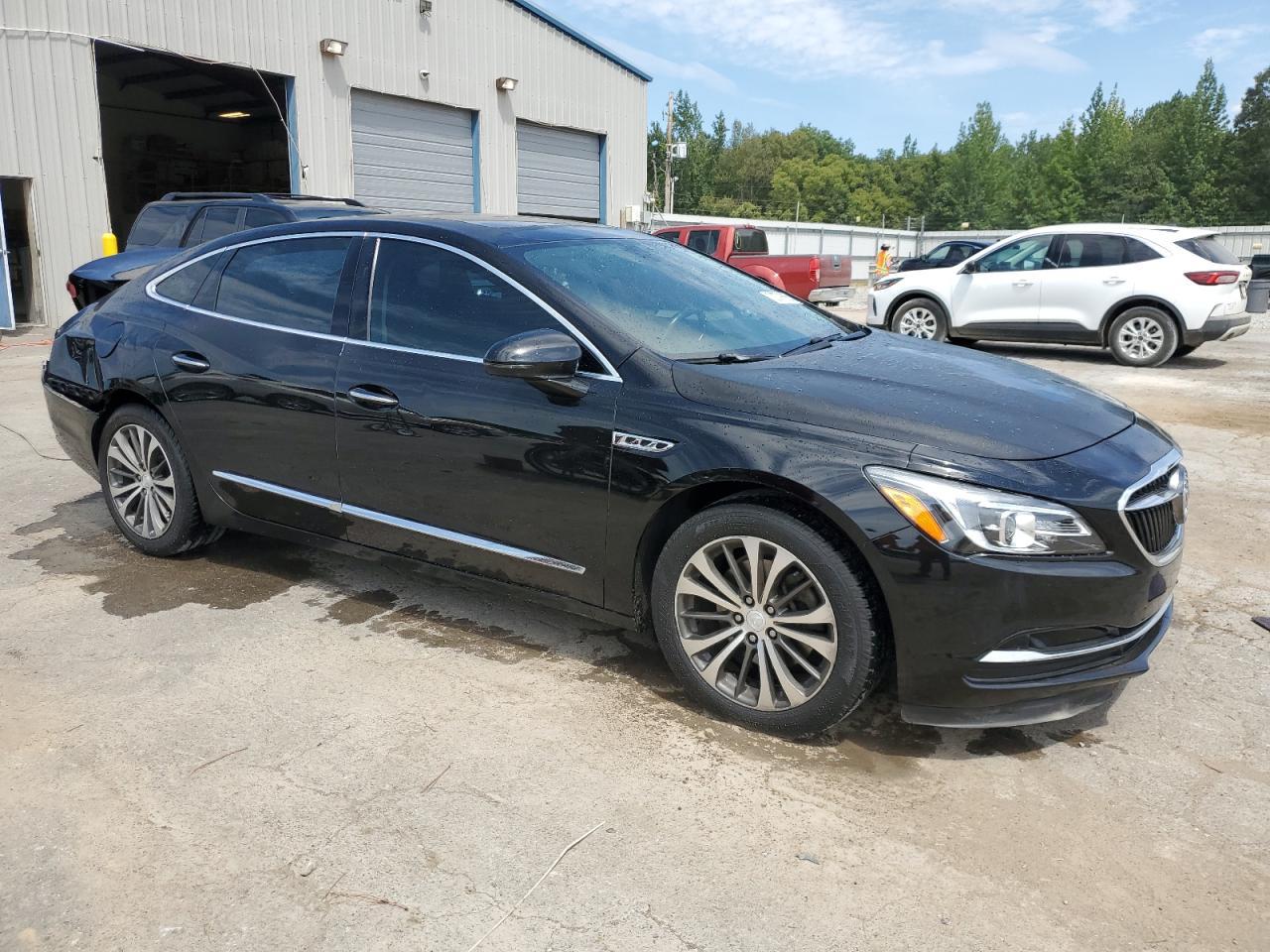 2017 Buick Lacrosse Essence - Image 4