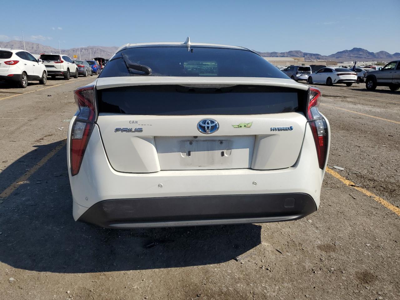 2018 Toyota Prius - Image 6