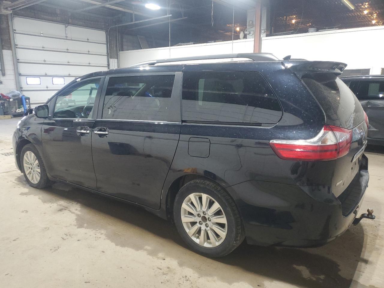 2015 Toyota Sienna Xle - Image 2