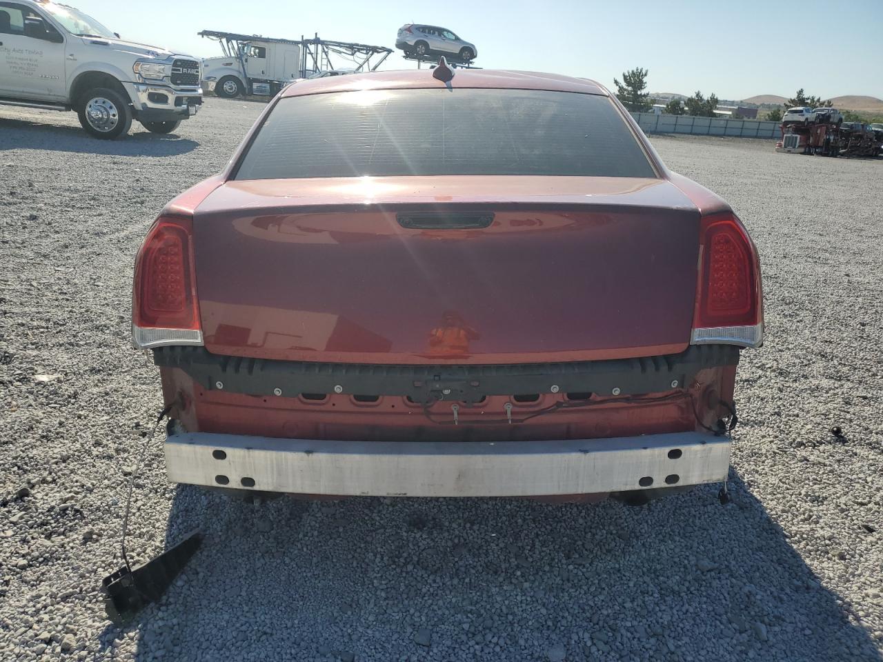 2016 Chrysler 300C - Фото 6