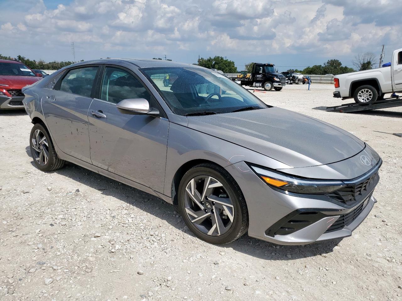 2025 Hyundai Elantra Sel - Фото 4