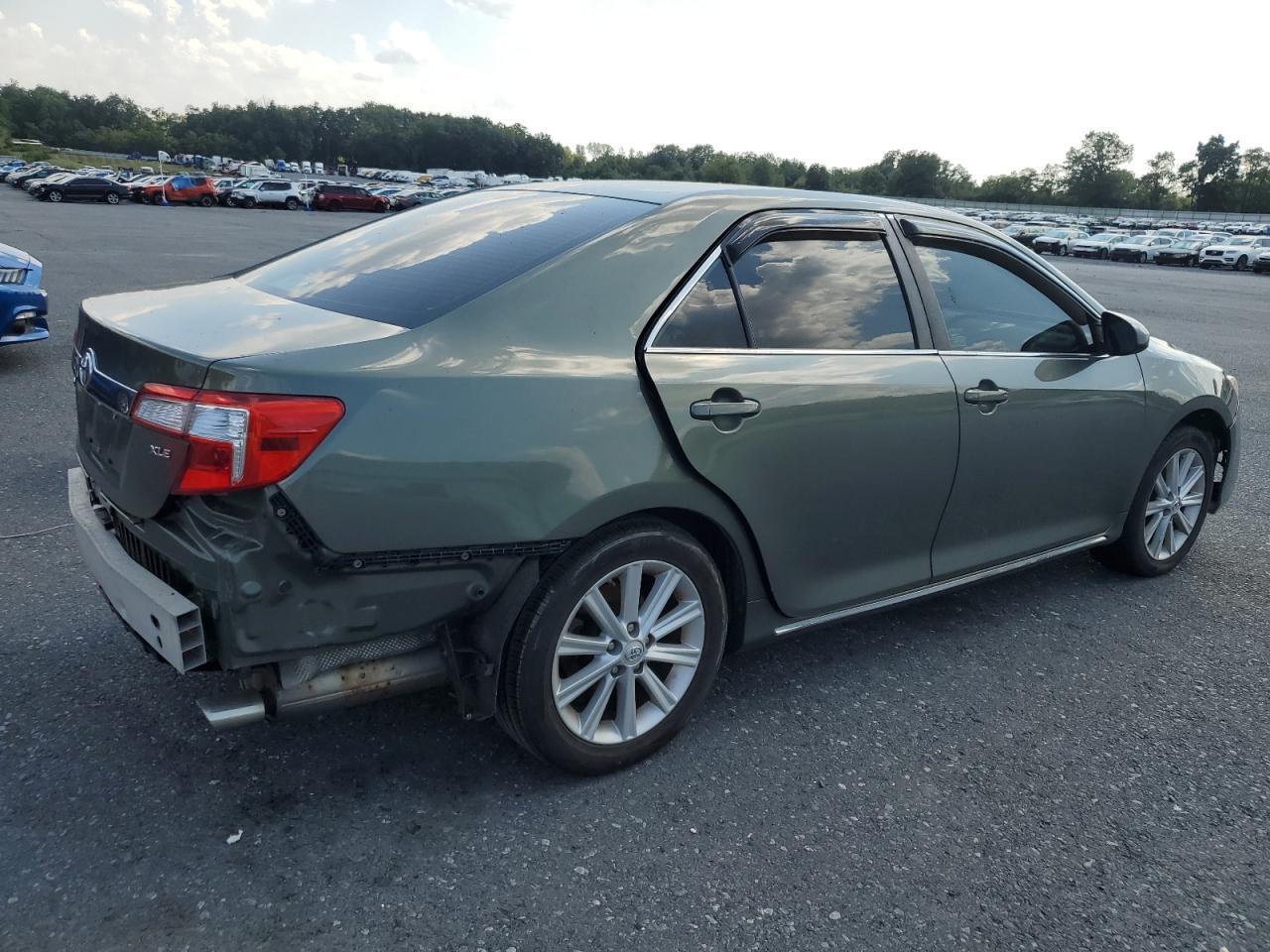 2012 Toyota Camry Base - Фото 3