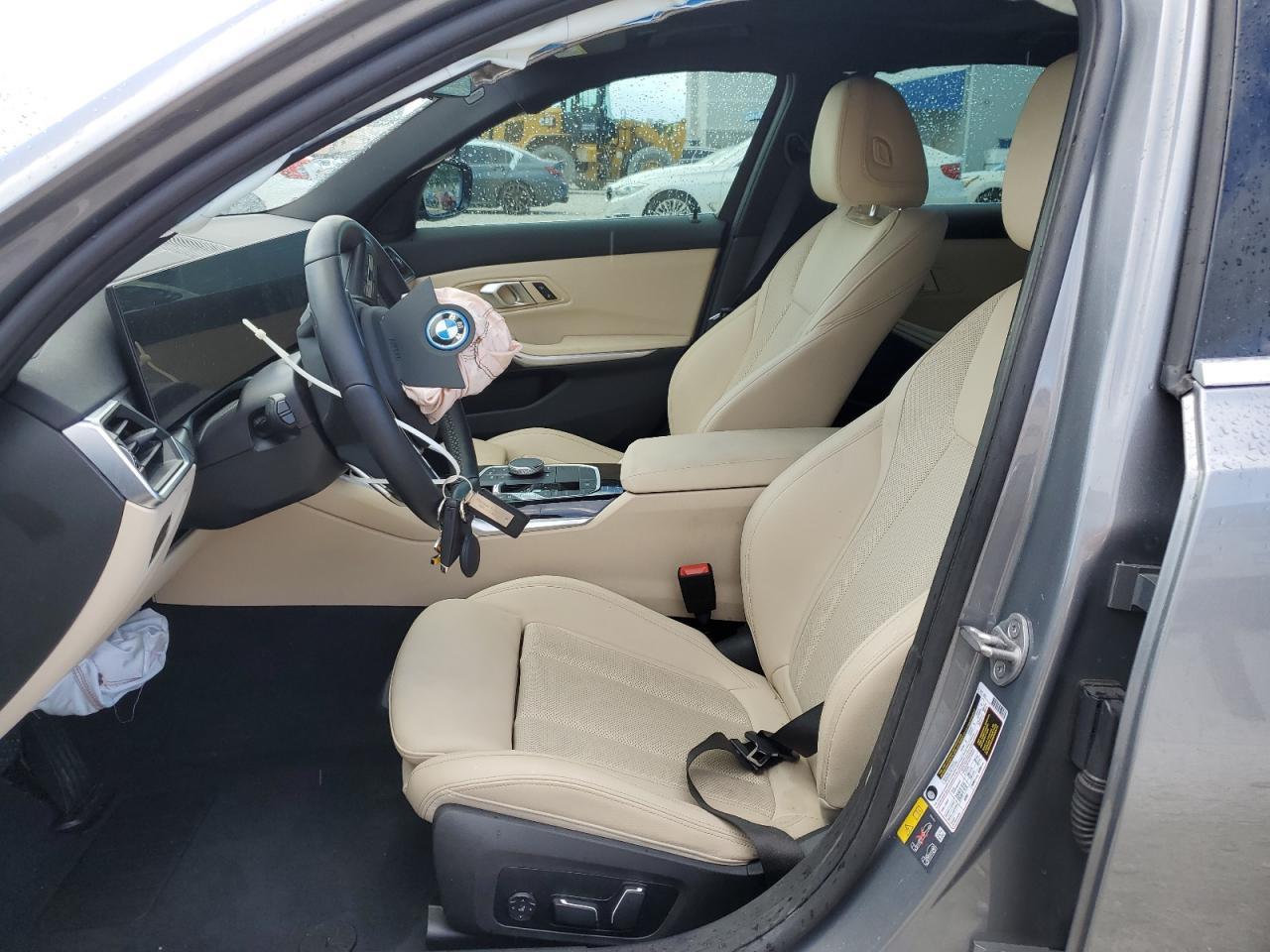 2024 BMW 330E - Фото 7