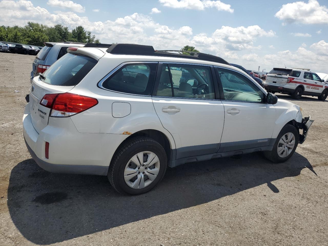 2011 Subaru Outback 2.5I - Image 3