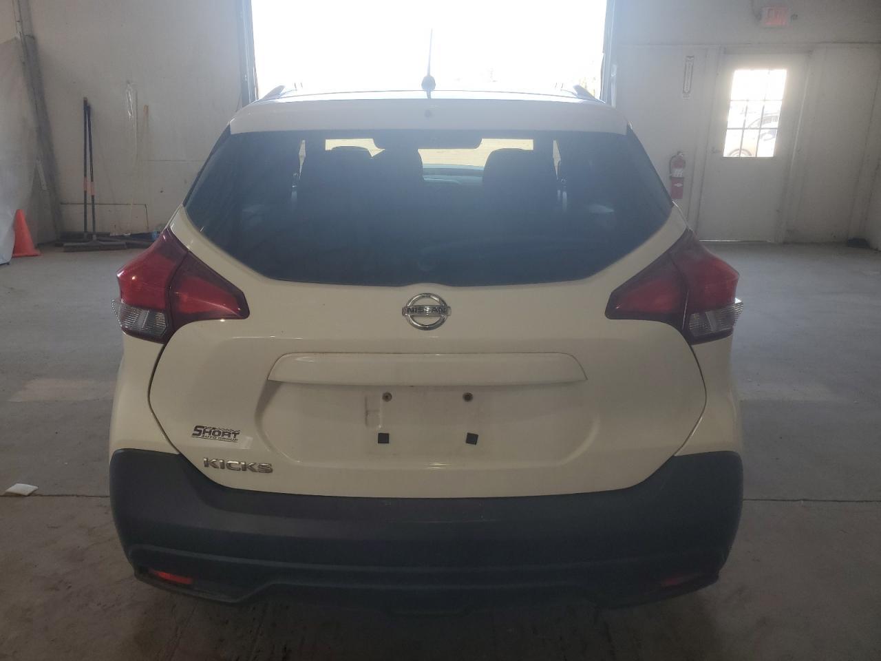 2018 Nissan Kicks S - Image 6